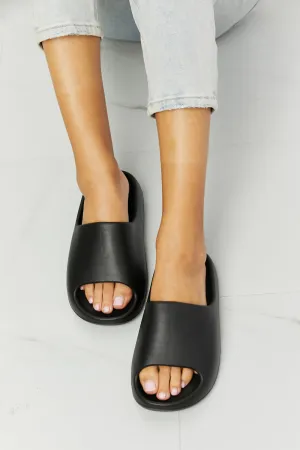 AMPQUEEN BLACK Comfort  Slides