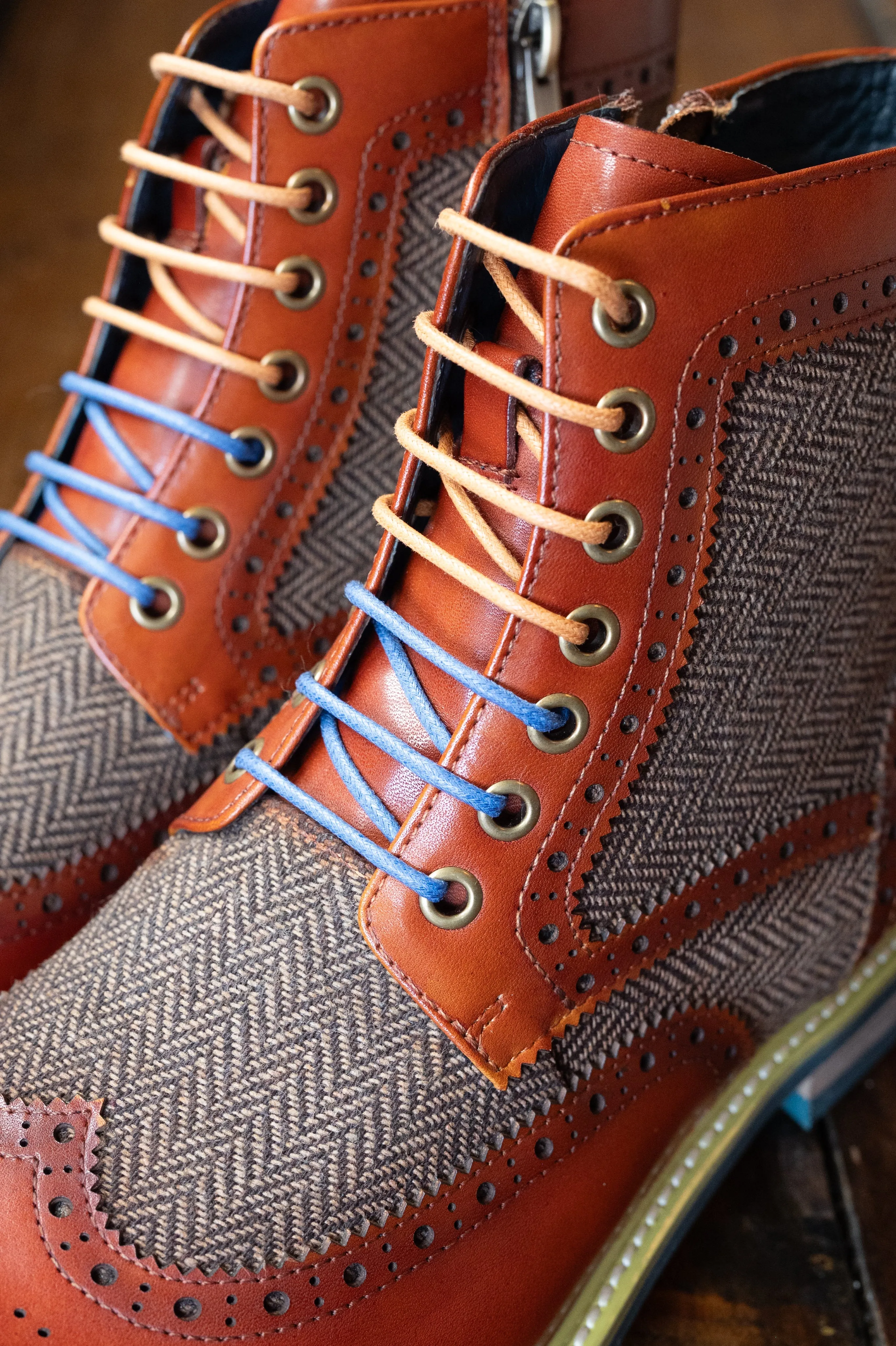 Justin Reess Hi Kennedy Brown Tweed Boots