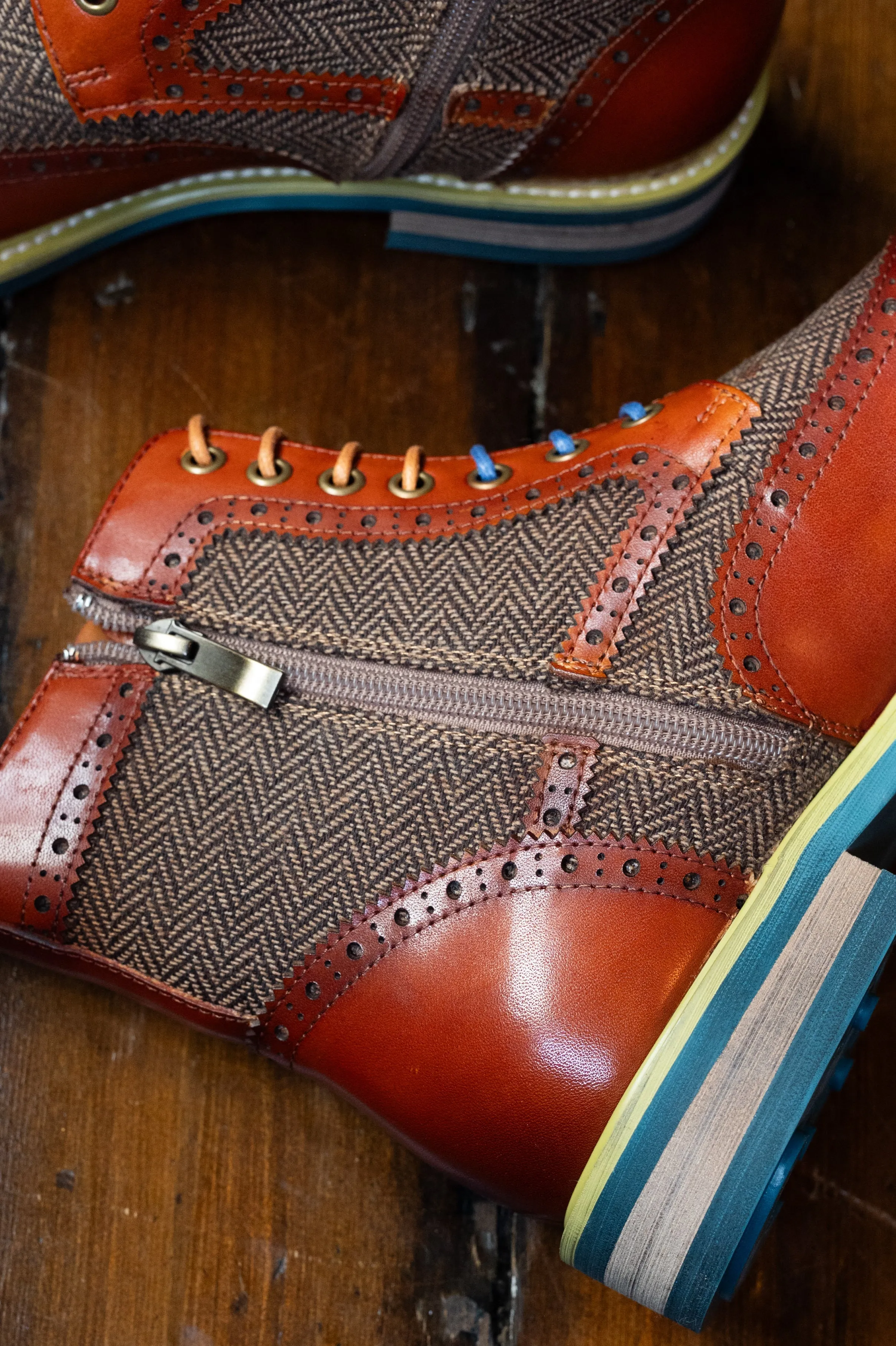 Justin Reess Hi Kennedy Brown Tweed Boots