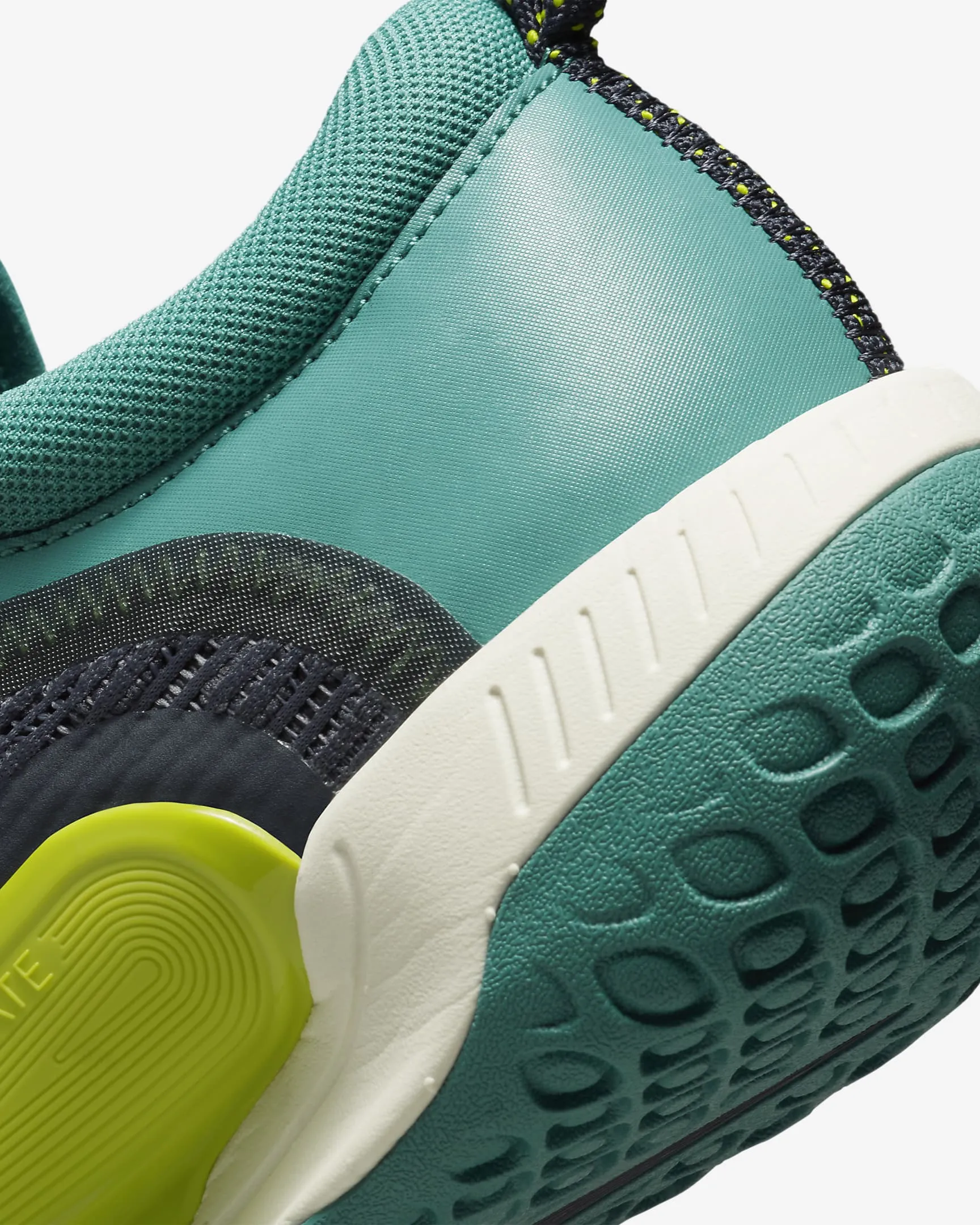 Mens Nike Zoom Court NXT Hard Court