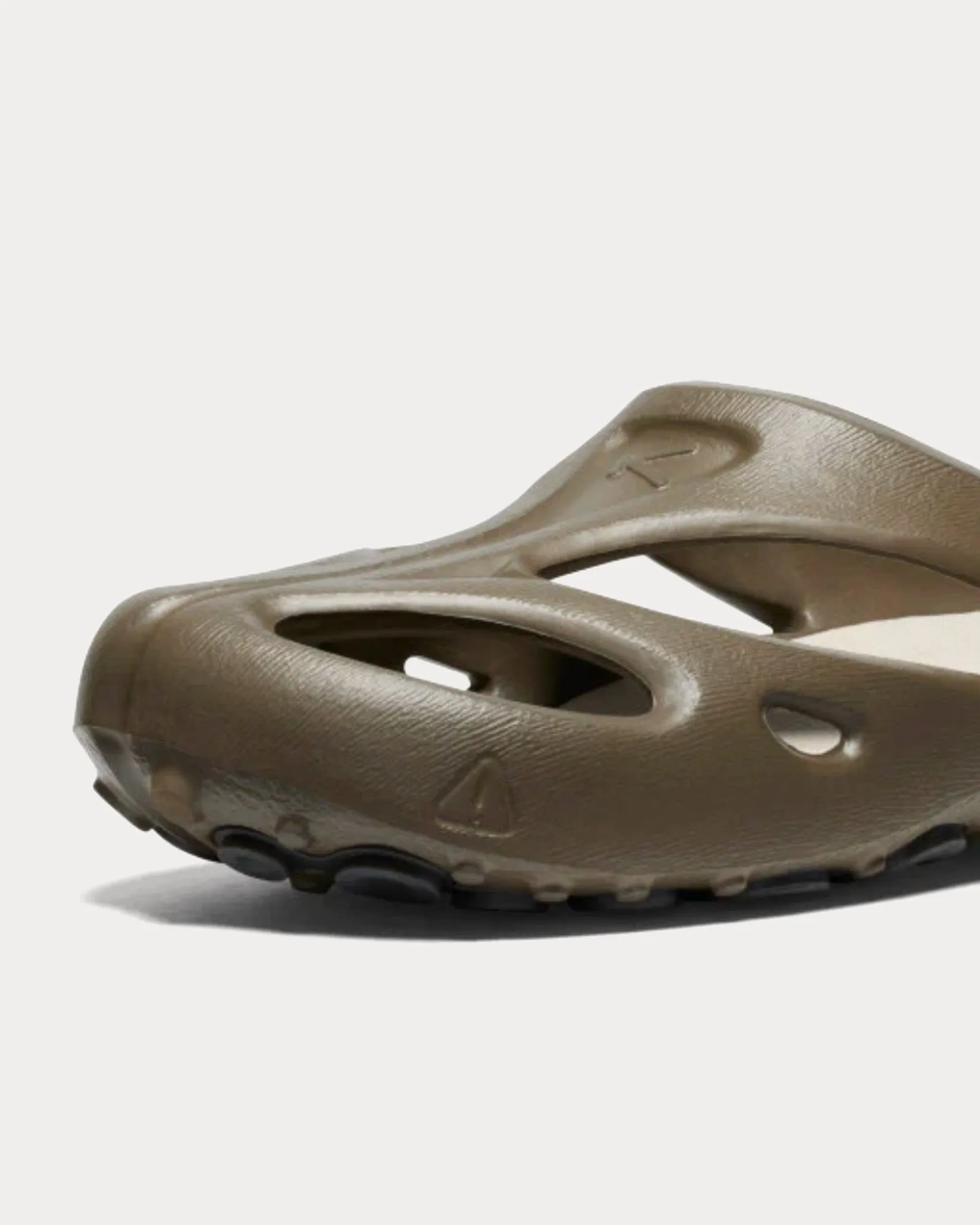 Shanti Canteen / Plaza Taupe Clogs