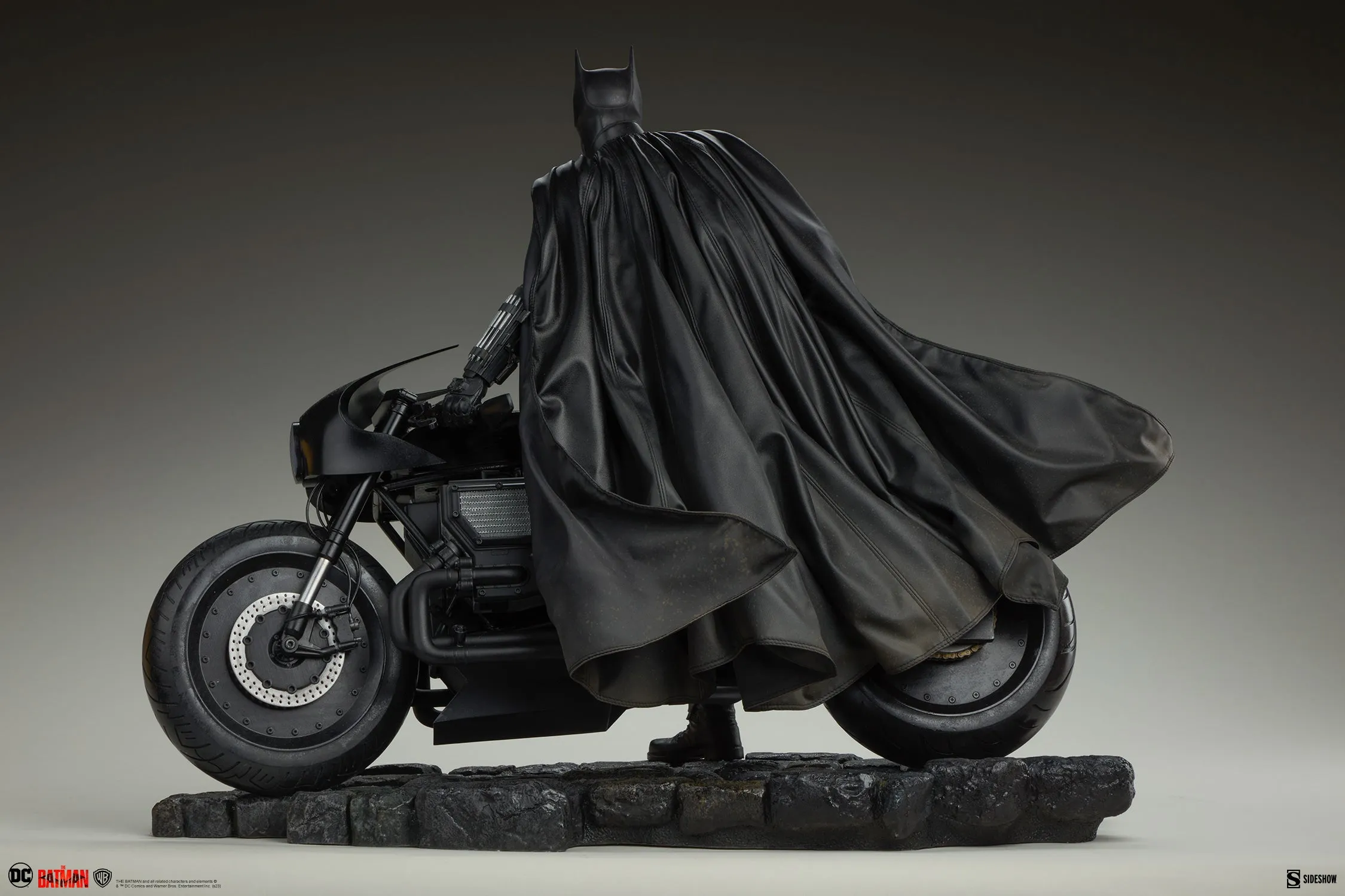 Sideshow Collectibles The Batman Premium Format Figure